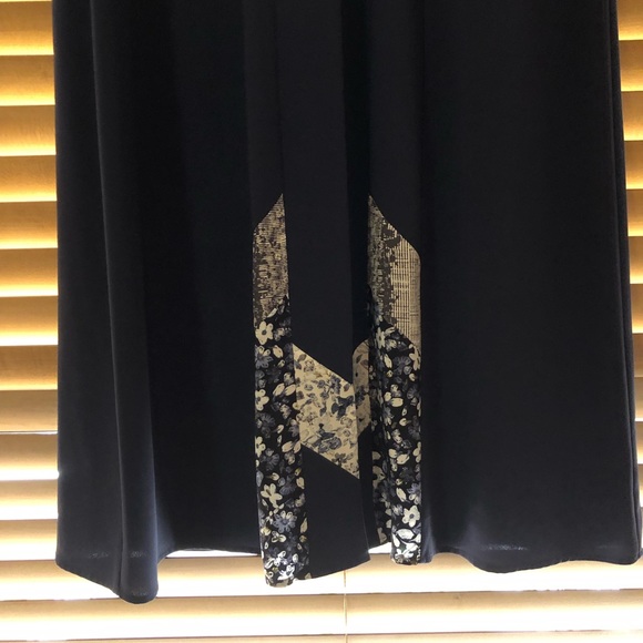 BCBG Runway Halter Maxi Dress NWT - Picture 4 of 5